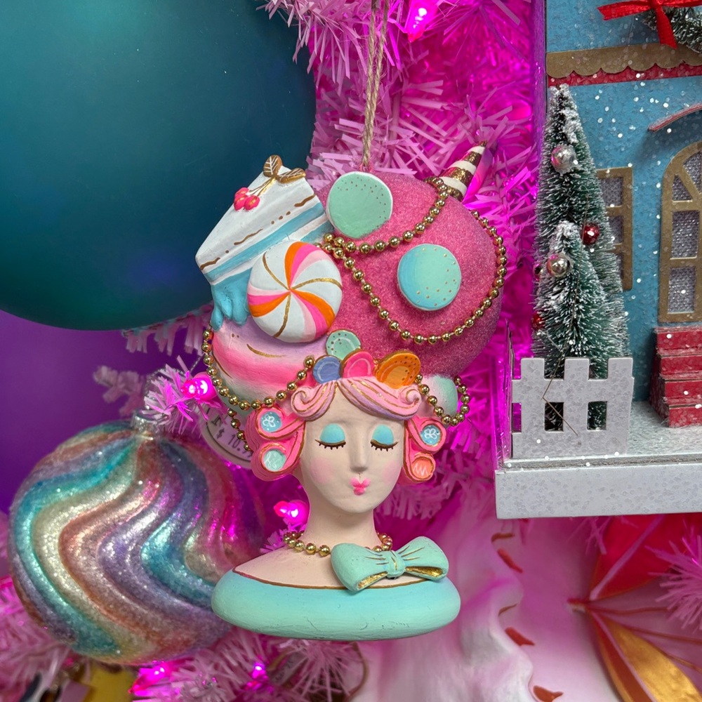 Glitterville Marie sweet ornament